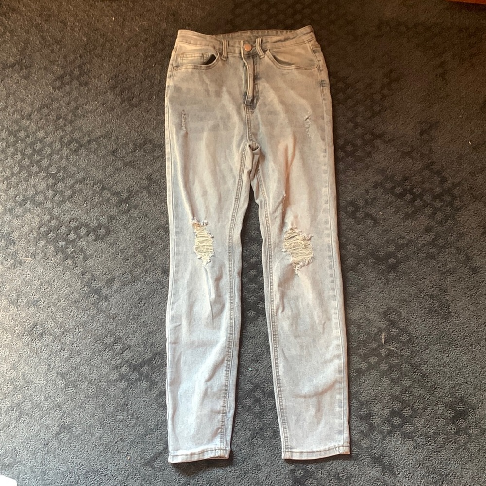 Ripped skinny jeans